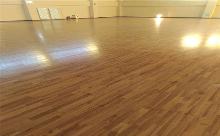 籃球場運動木地板該如何養護？